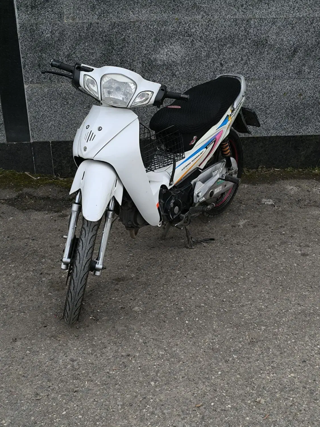 کویر رادیسون|موتورسیکلت|آستارا, |دیوار