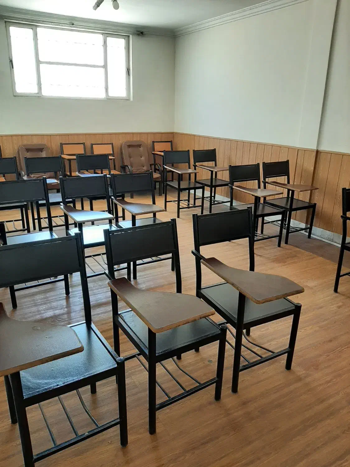 اجاره کلاس درس و‌ فضای آموزشی|اجارهٔ کوتاه‌مدت دفتر کار و فضای آموزشی|نیشابور, دارایی|دیوار