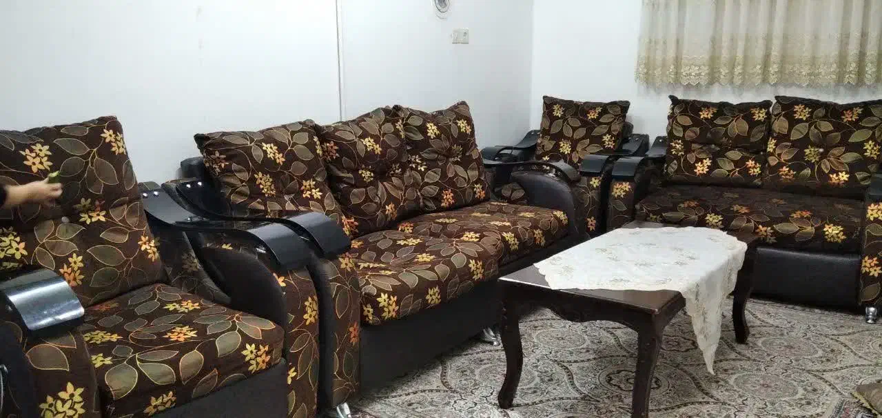 مبل هفت نفره سالم|مبلمان خانگی و میز عسلی|قم, شاه سید علی|دیوار