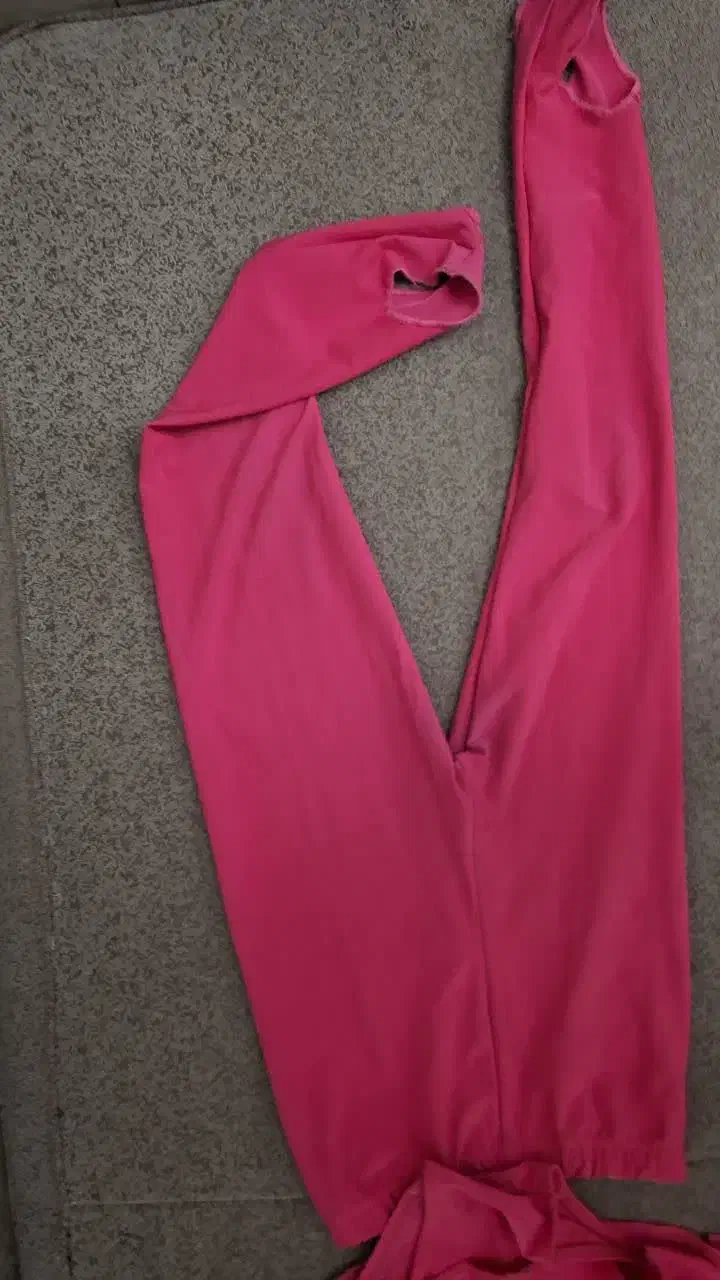 لباس ژیمناستیک دخترانه|لباس|قدس, شهر‌قدس|دیوار