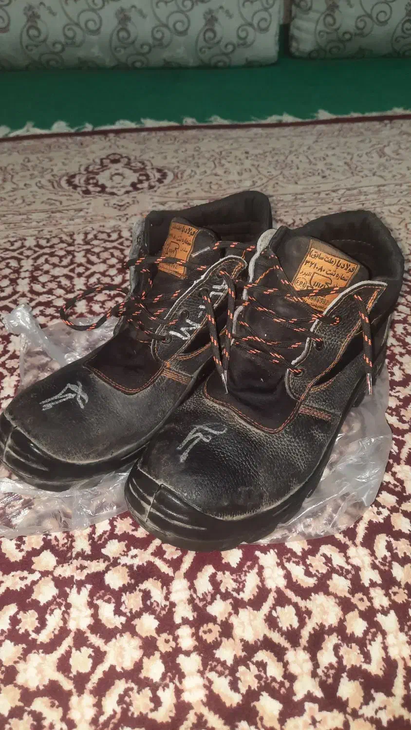 کفش نیم بوت کار|کیف، کفش، کمربند|قصرشیرین, |دیوار