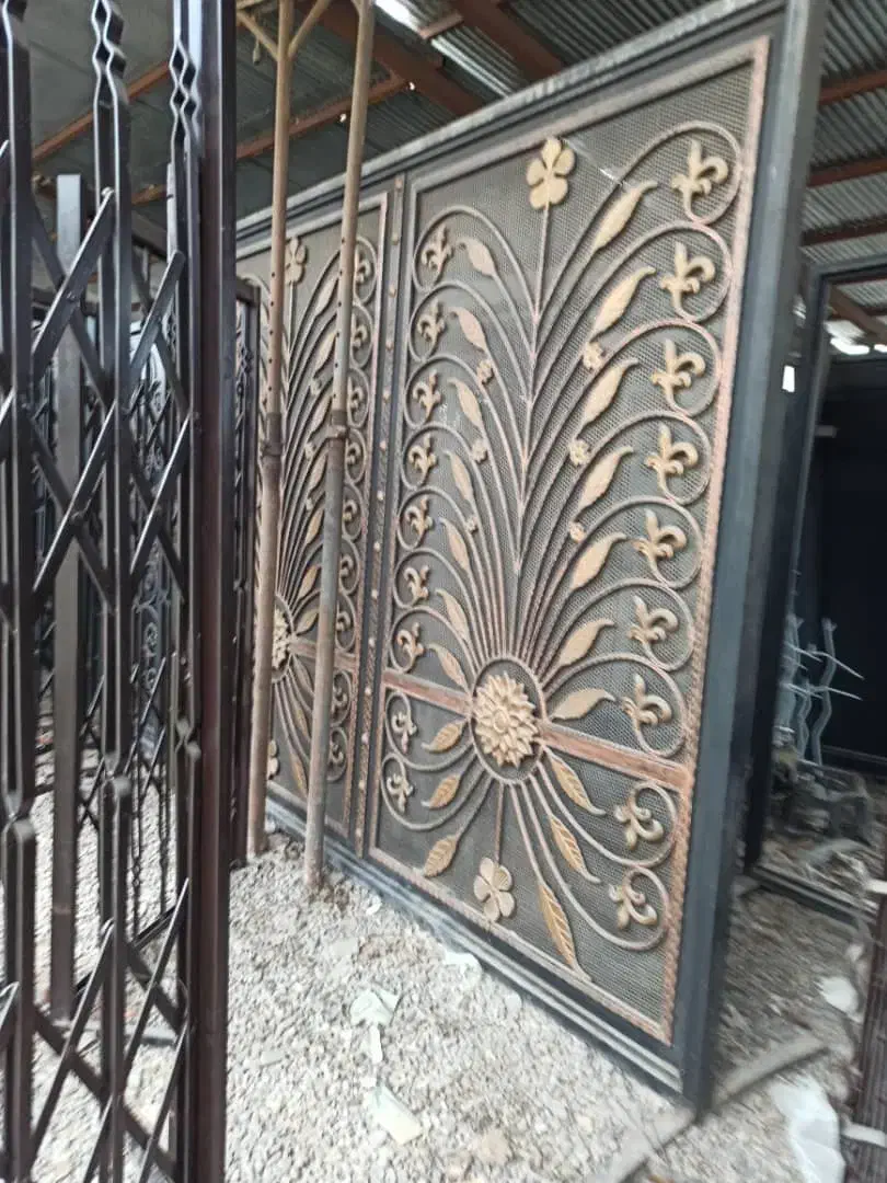 یک استاد کار درب پنجره ساز آهنی|استخدام صنعتی، فنی، مهندسی|رشت, جانبازان|دیوار