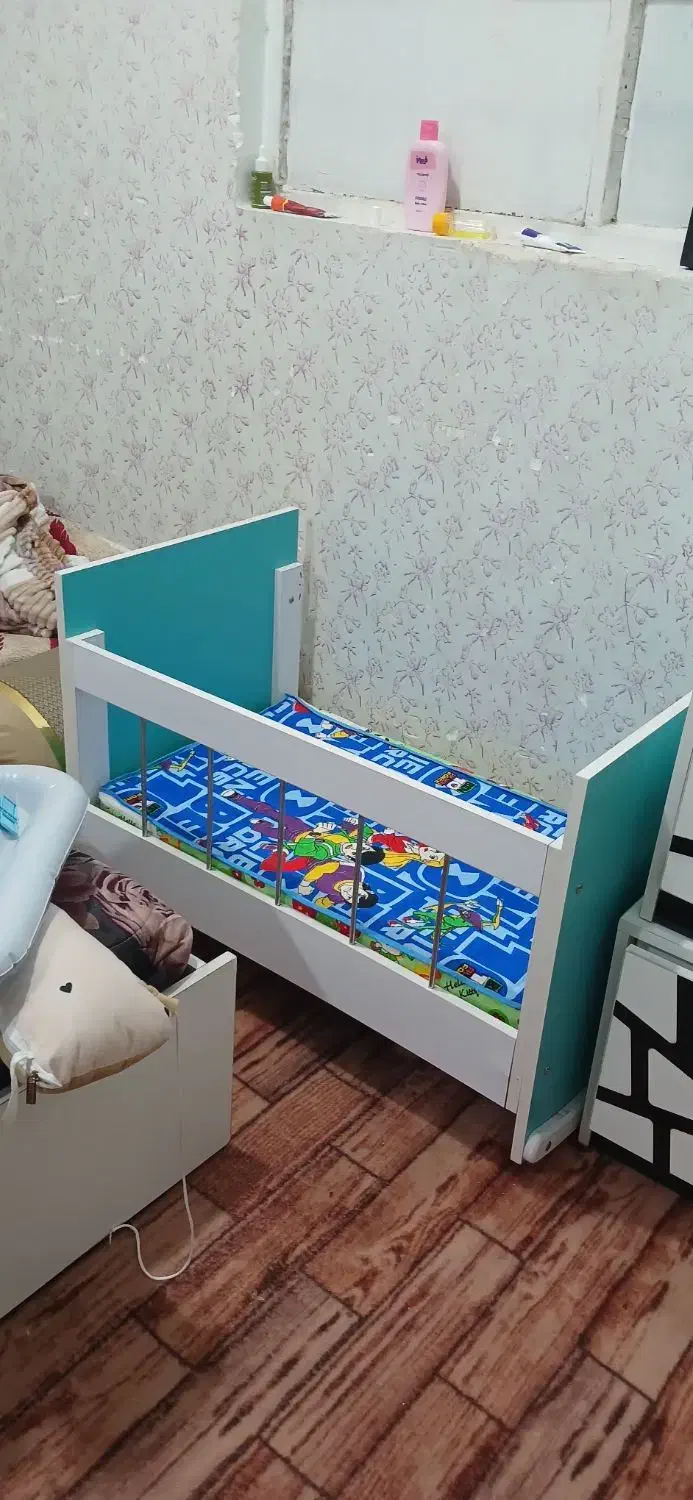 تخت کودک کنار مادر|تخت و صندلی بچه|اهواز, شریعتی جنوبی|دیوار