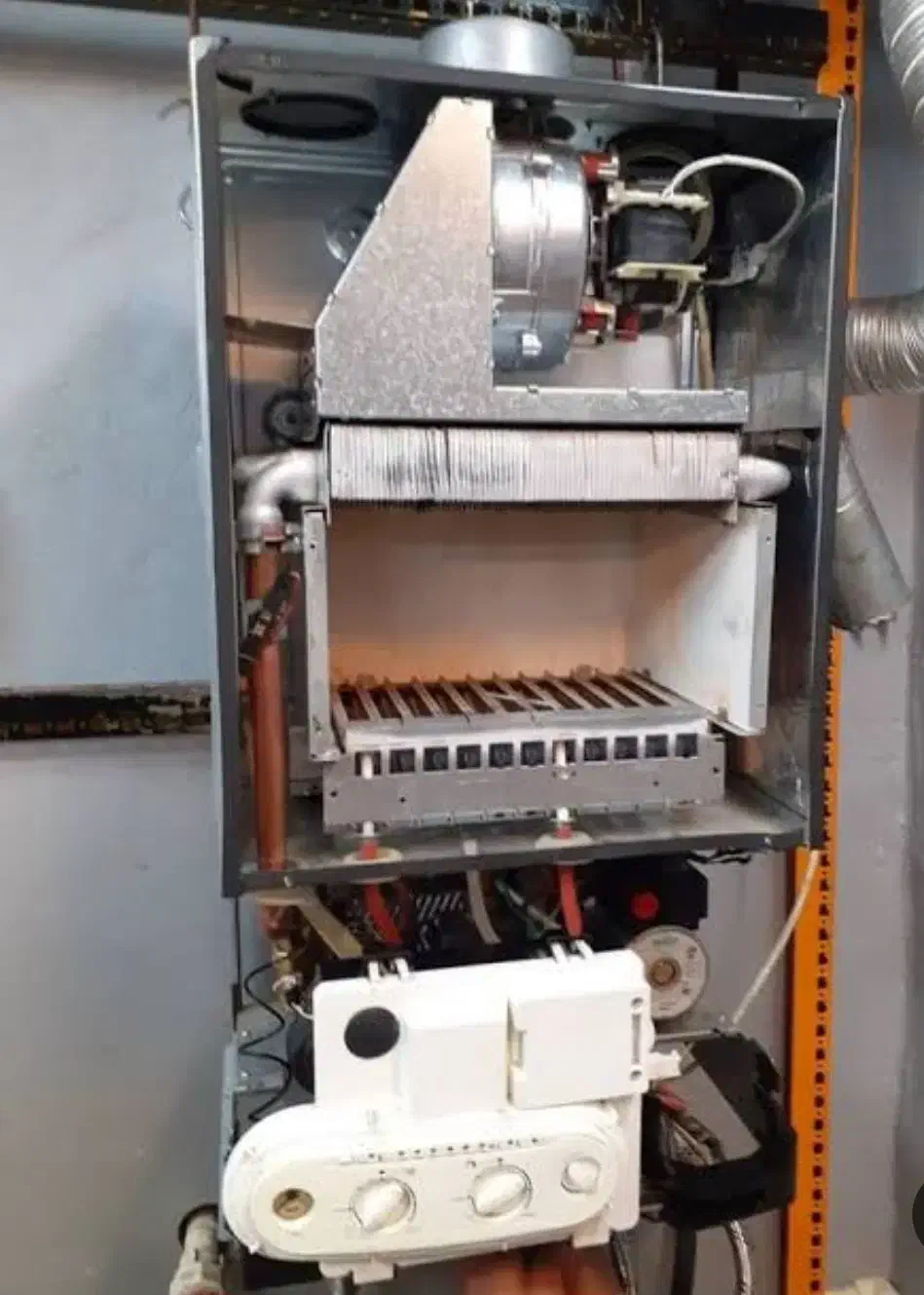 تعمیرات وسرویس انواع پکیج گرمایشی|آبگرمکن، پکیج، شوفاژ|بوکان, |دیوار