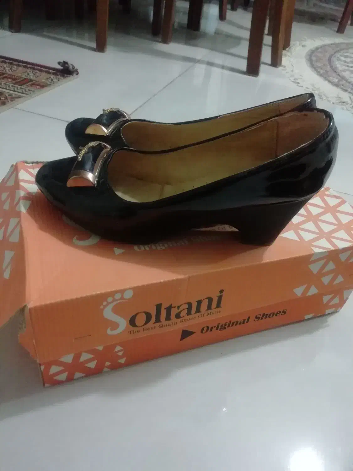 کفش مردانه زنانه|کیف، کفش، کمربند|هشتگرد, فاز ۲ مهستان|دیوار