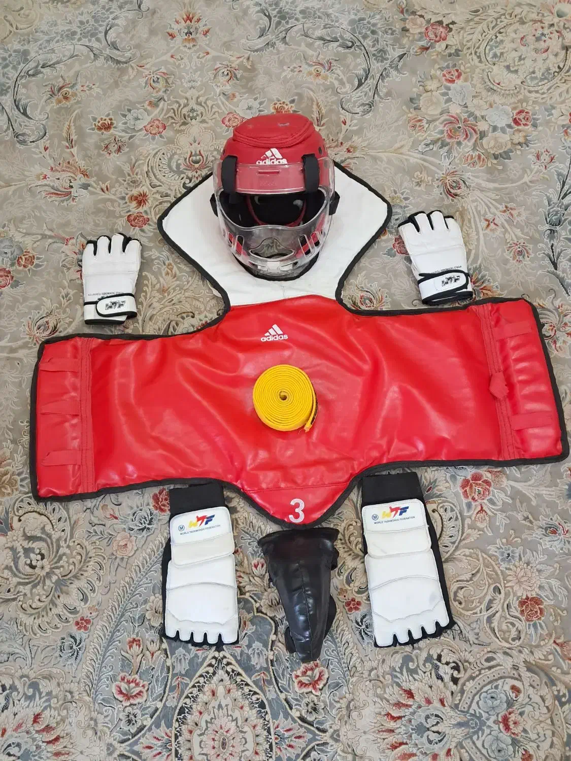 لباس و لوازم تکواندو|تجهیزات ورزشی|خمینیشهر, |دیوار