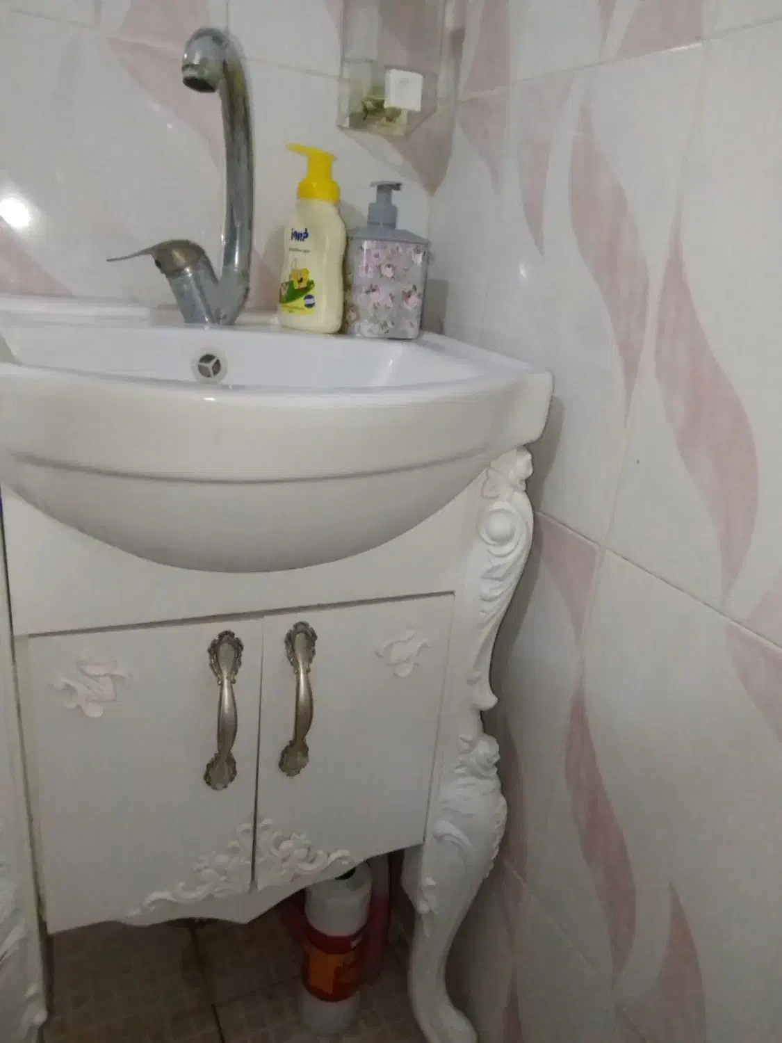 روشویی کابینتی و آینه باکسی|لوازم سرویس بهداشتی|کرج, شهرک جهان آرا|دیوار