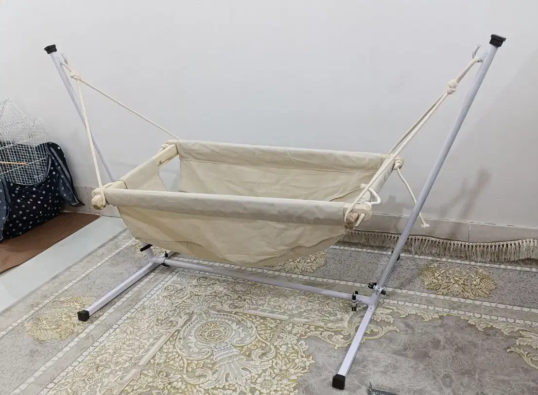 بانوج گهواره سنتی پایه فلزی|تخت و صندلی بچه|سبزوار, توحیدشهر|دیوار