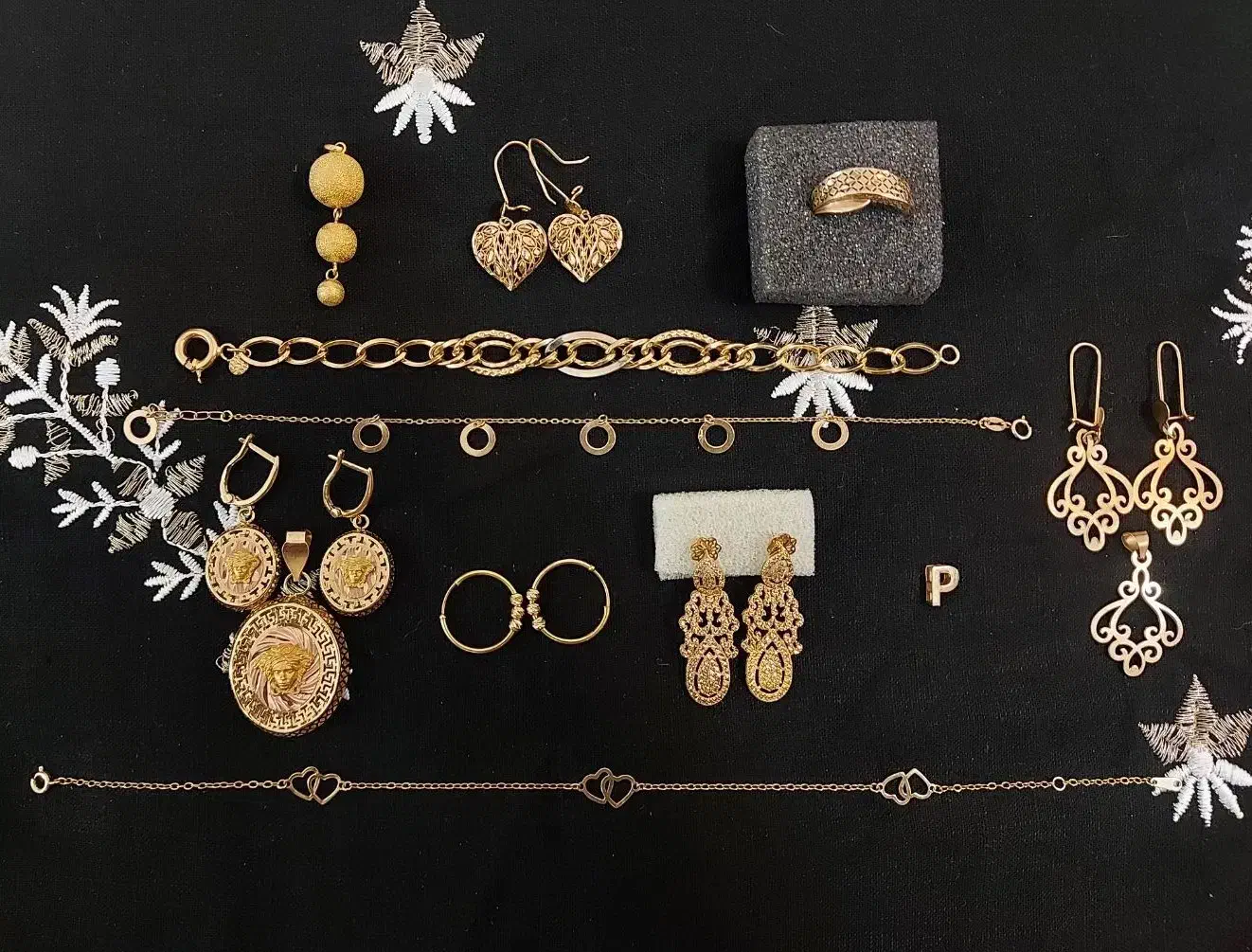 انواع طلا خاص و زیبا نو درهمه وزن|جواهرات|بروجرد, |دیوار