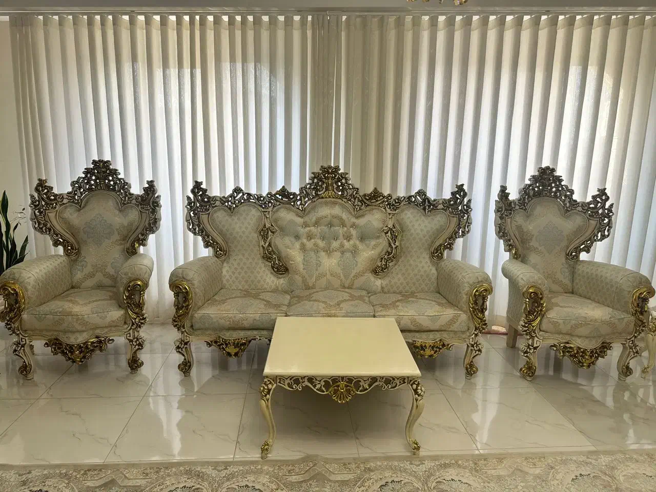 مبل سلطنتی نو|مبلمان خانگی و میز عسلی|رشت, توشیبا|دیوار