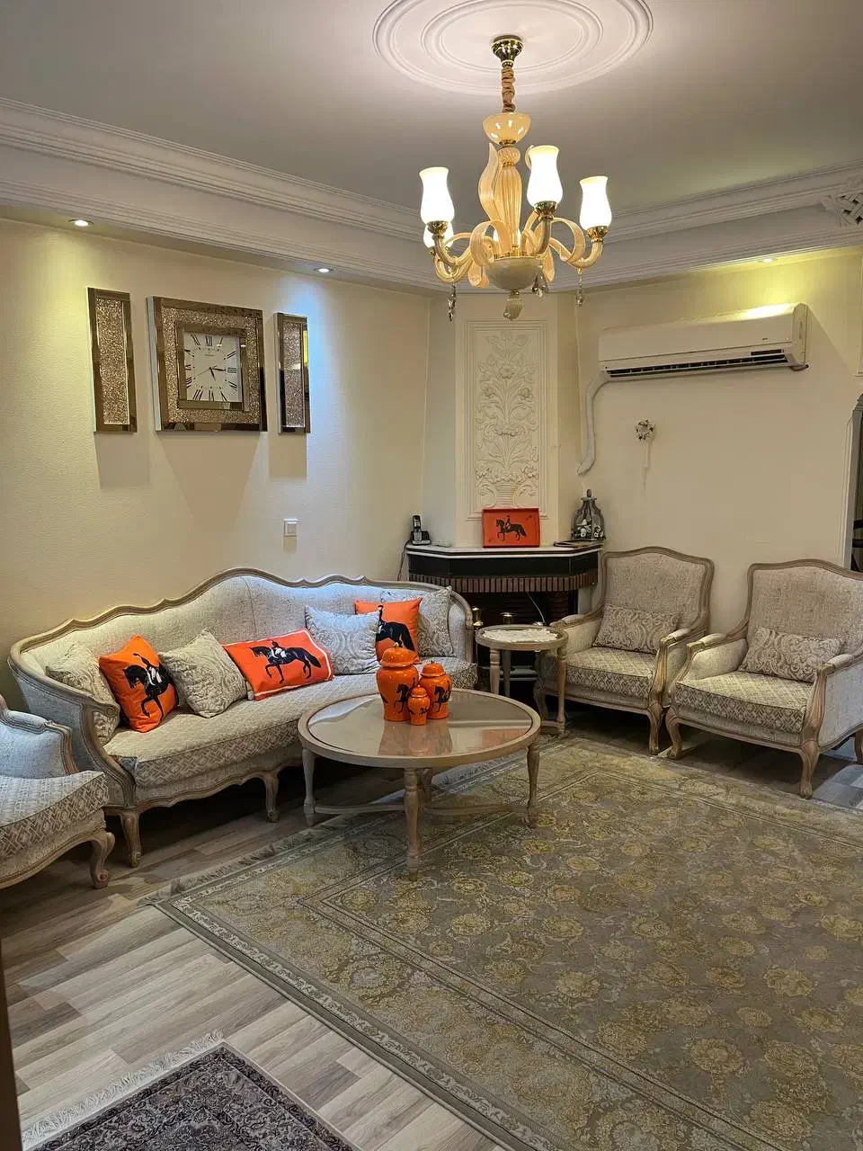 ۷۳ متر دو خواب بسیار شیک طبقه ۳