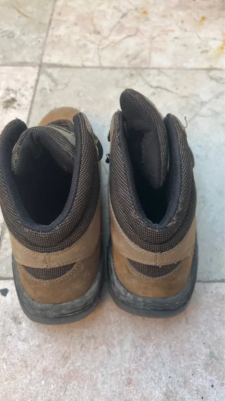کفش کوهنوردی برند Earth Shoe اورجینال سایز۴۱|کیف، کفش، کمربند|تهران, دکتر هوشیار|دیوار