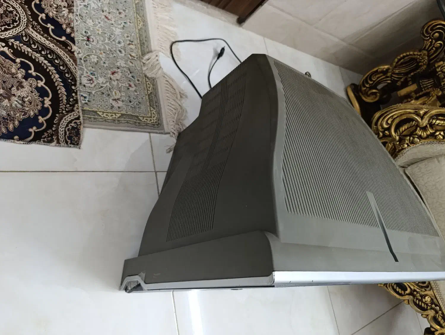 تلویزیون قدیمی CRT مدل LOGICA|تلویزیون و پروژکتور|قم, شهرک امام حسین|دیوار