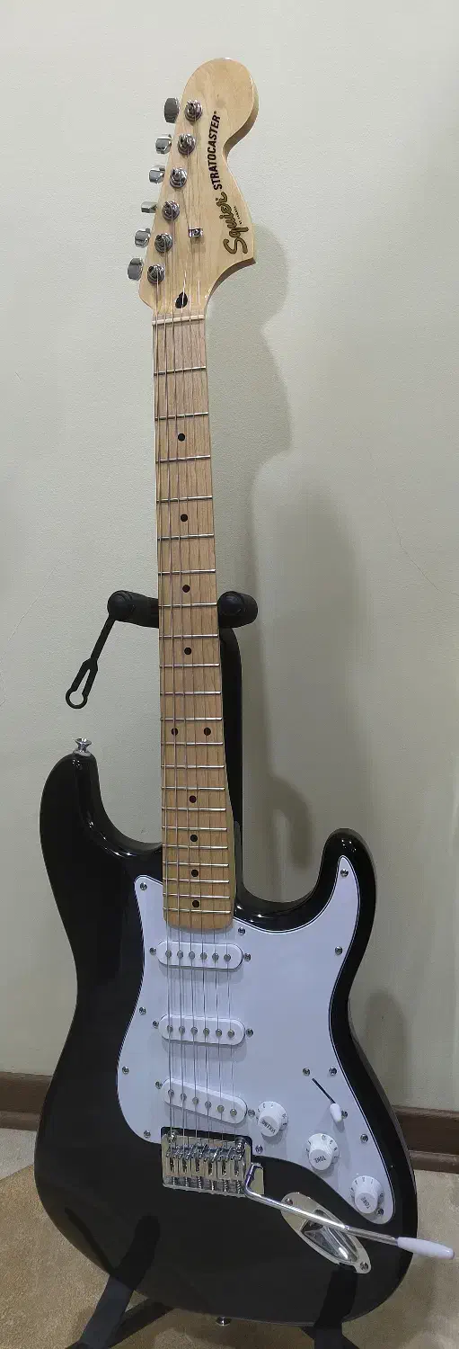 fender squier Affinity Stratocaster|گیتار، بیس، امپلیفایر|تهران, جمال‌زاده|دیوار