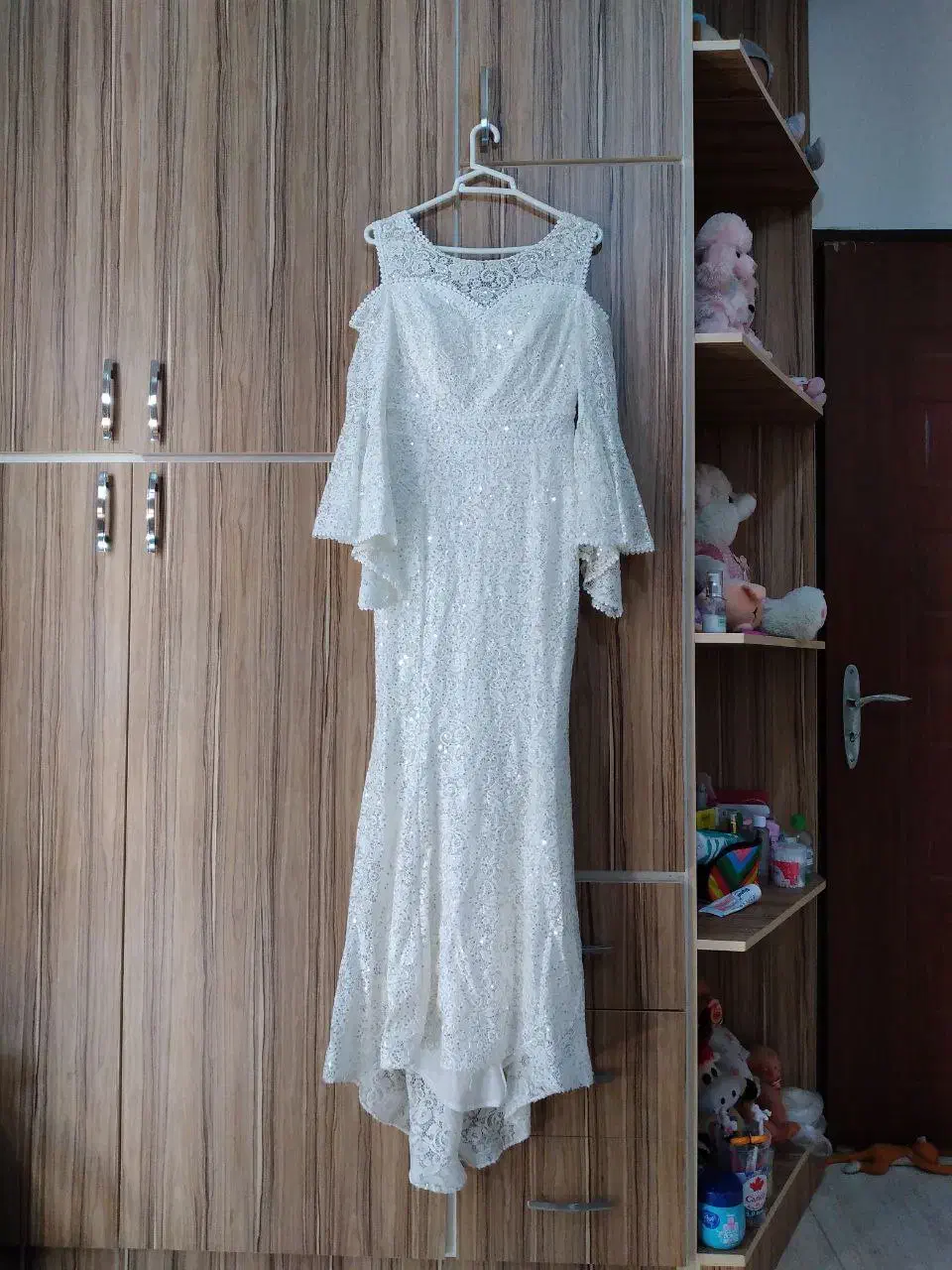 لباس عروس و بله برون|لباس|رشت, معلم|دیوار