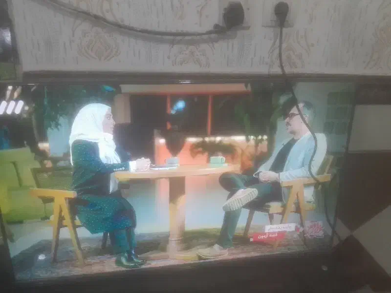 تلوزیون ۱۴ اینچ یک شب کار کرده از همه|تلویزیون و پروژکتور|کارون, |دیوار