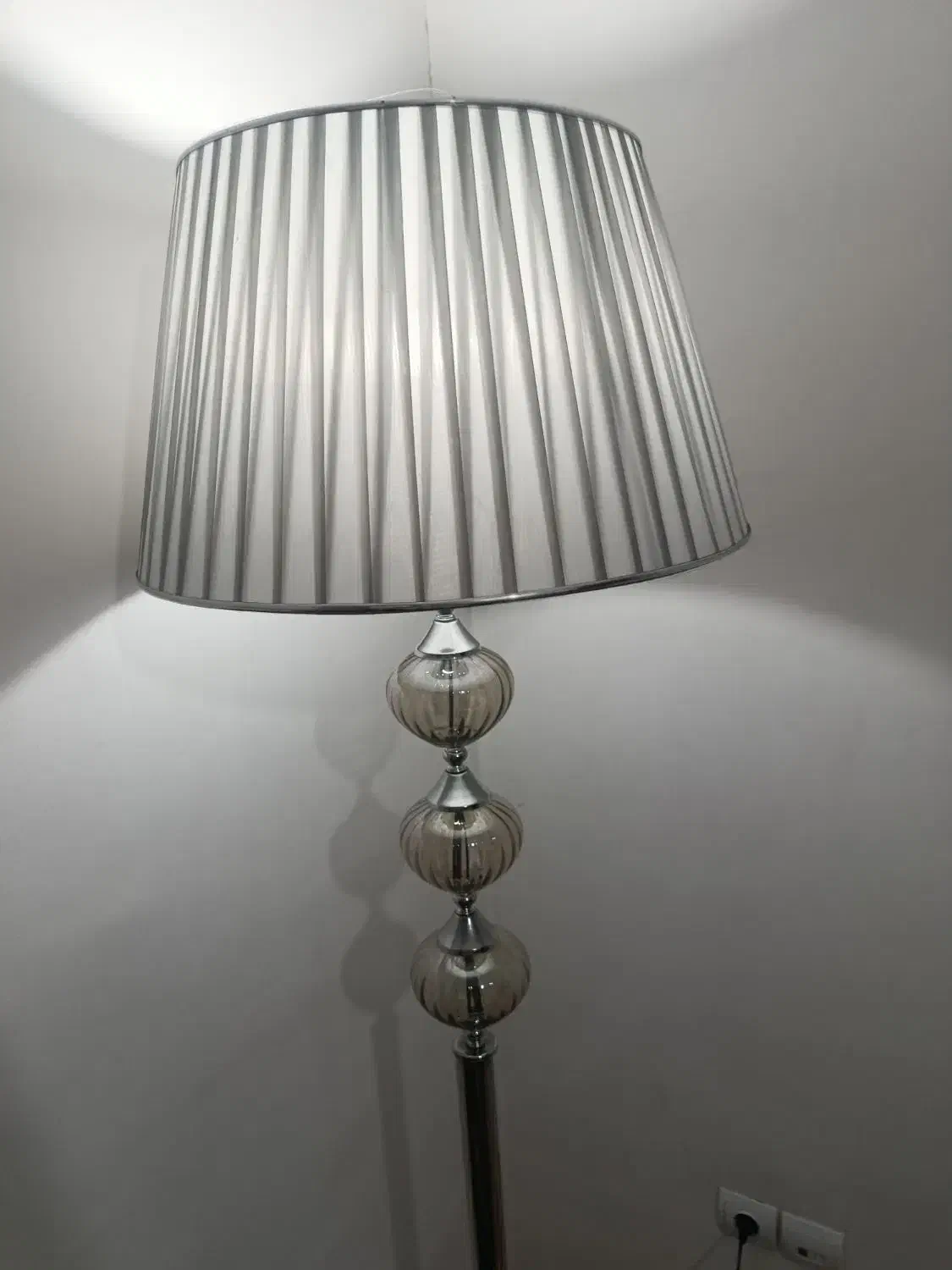 آواژور|چراغ خواب و آباژور|پرند, فاز ۶|دیوار