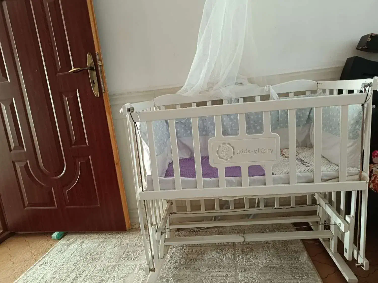 گهواره کودک|تخت و صندلی بچه|گناباد, |دیوار