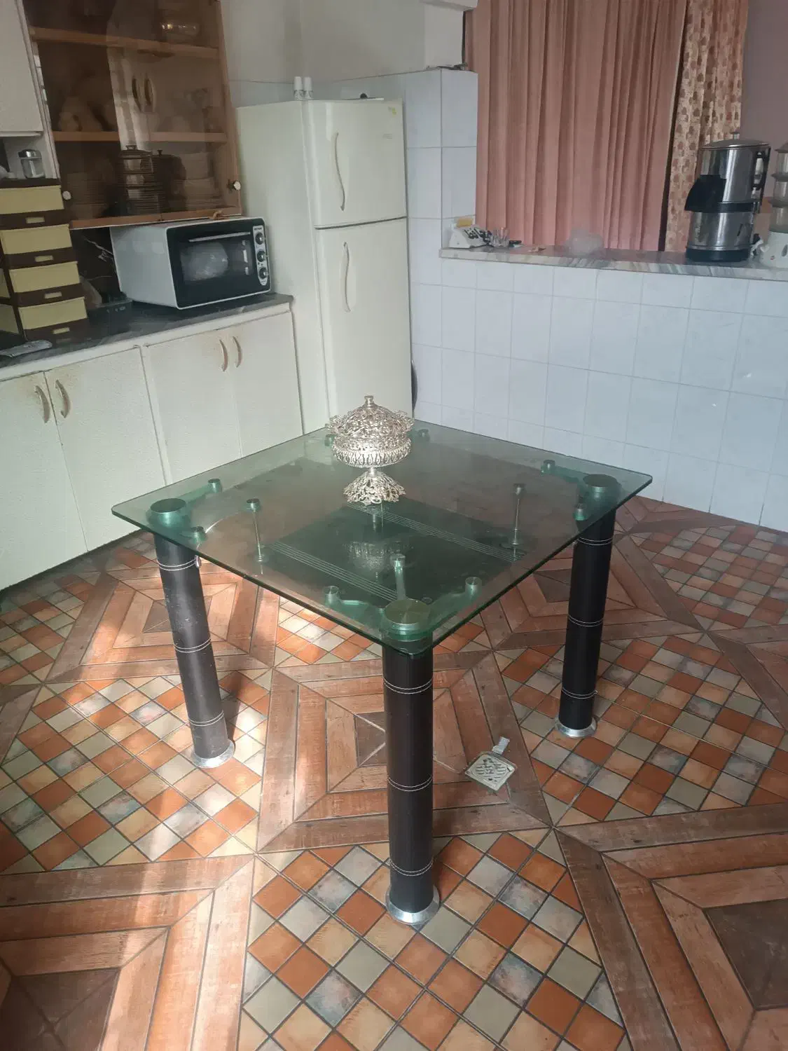 میز ناهار خوری|میز و صندلی غذاخوری|آشخانه, |دیوار