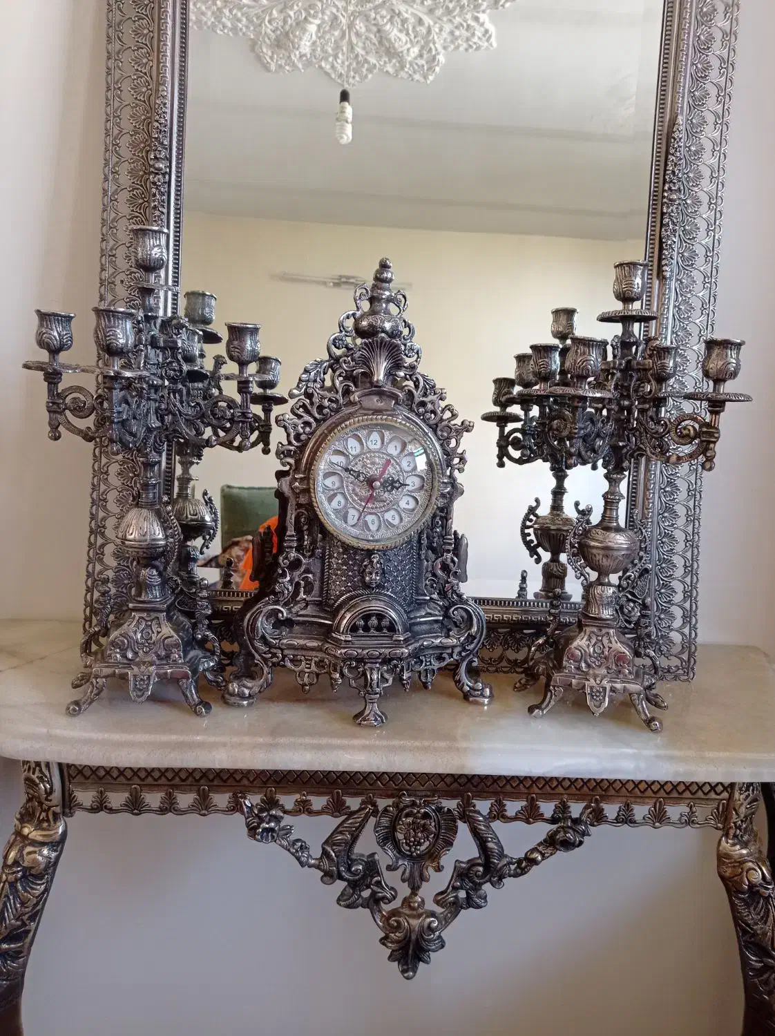 آینه و شمعدان برنز|بوفه، ویترین، کنسول|اسلام‌شهر, شهرک سعیدیه|دیوار