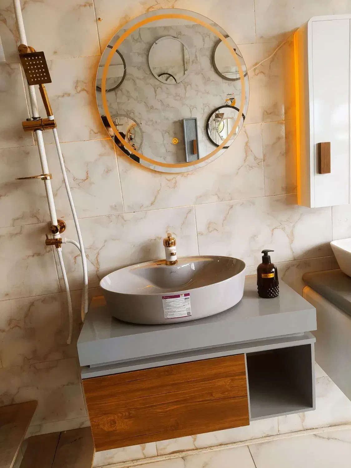 روشورپی وی سی و سرامیکی|لوازم سرویس بهداشتی|کرمان, |دیوار