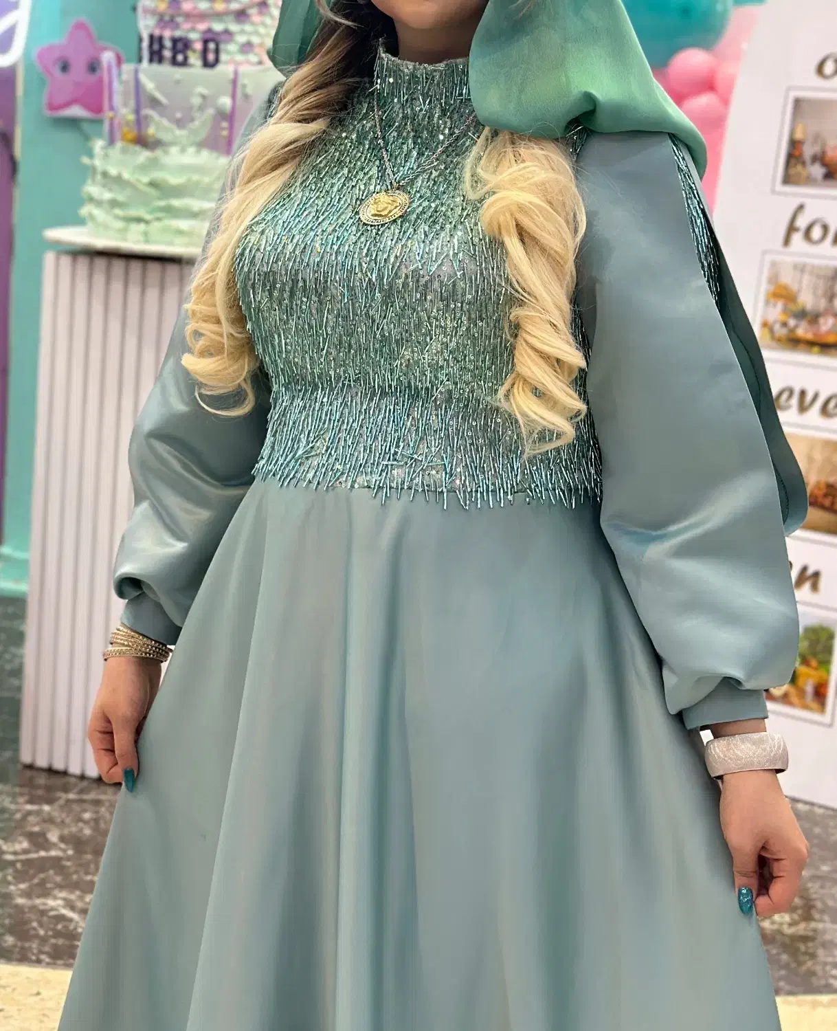 لباس پوشیده مجلسی|لباس|ورامین, ورامین|دیوار