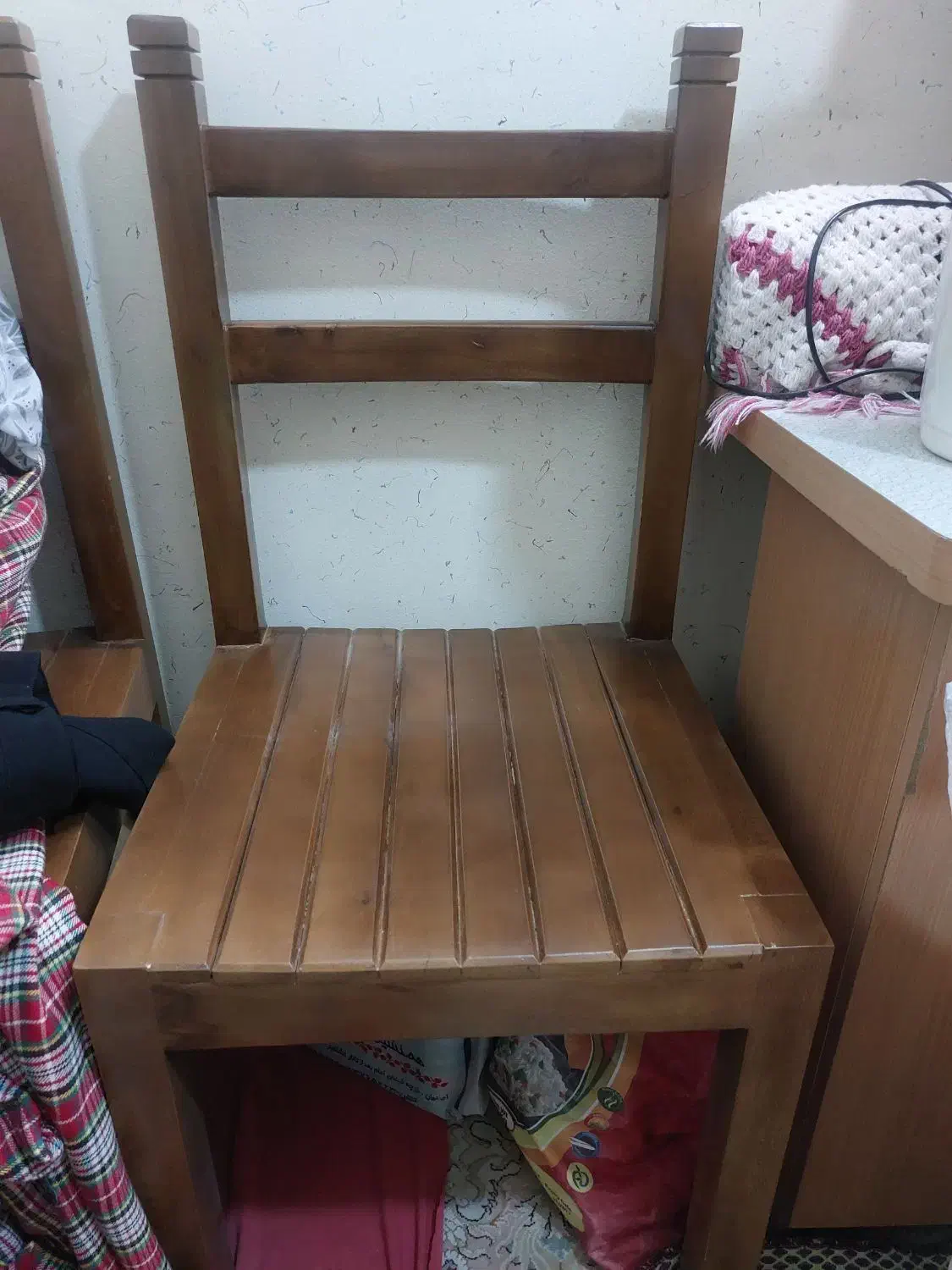 صندلی چوبی|صندلی و نیمکت|خمینی‌شهر, |دیوار