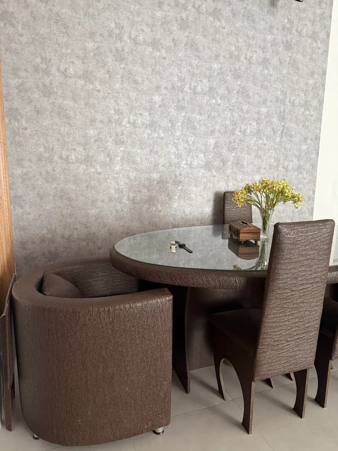 میز ناهارخوری هشت نفر سه صندلی دو مبلی و یک نیمکت|میز و صندلی غذاخوری|داراب, |دیوار