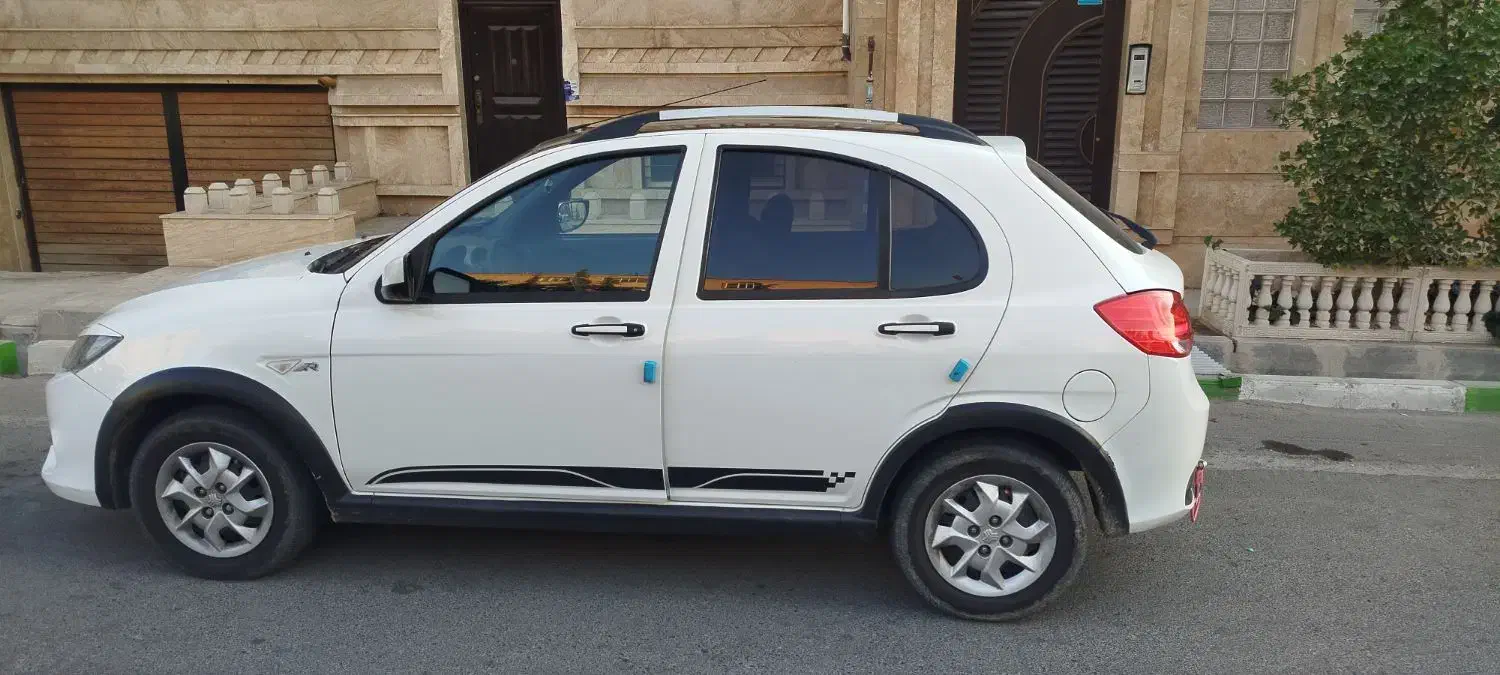 کوییکr سقف مشکی 1402|خودرو سواری و وانت|پردیس, فاز ۴|دیوار