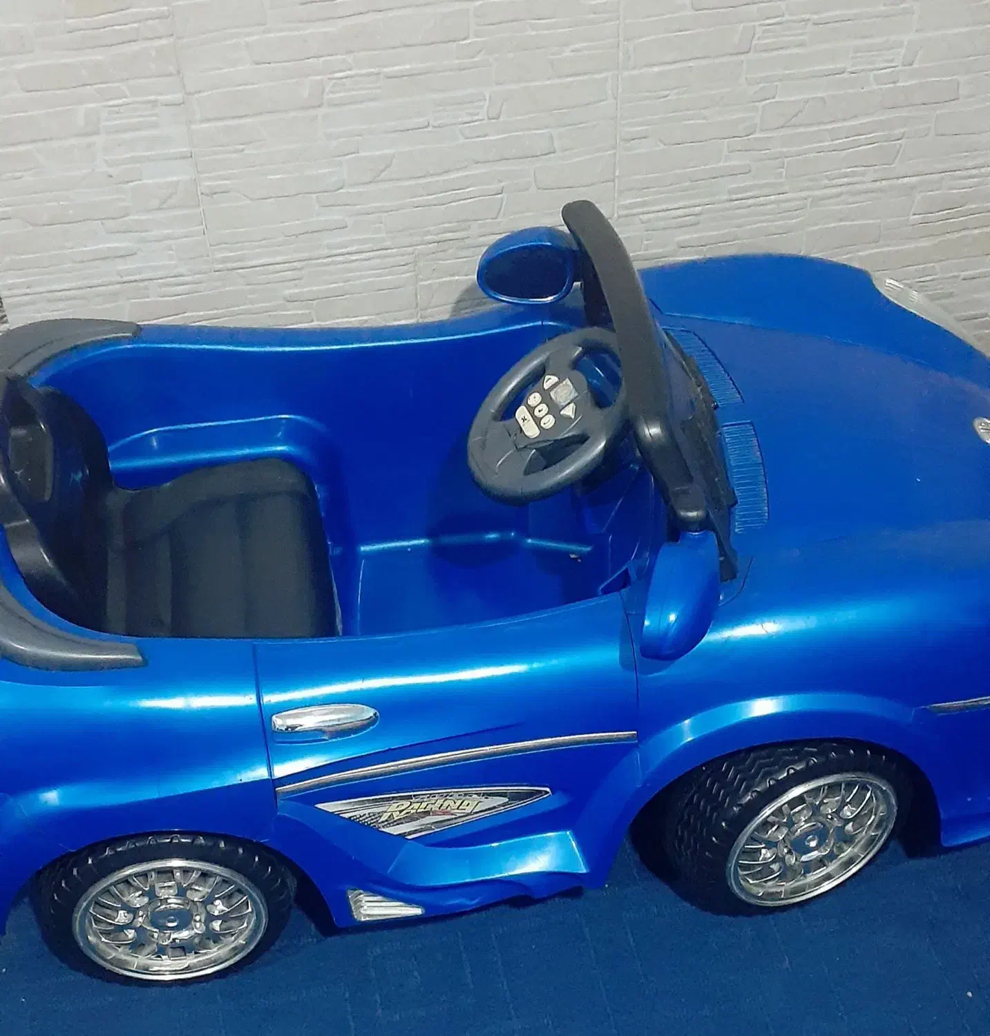 ماشین کودک ۱۷۰۰|اسباب‌‌بازی|شاهین‌شهر, شهرک گلدیس|دیوار