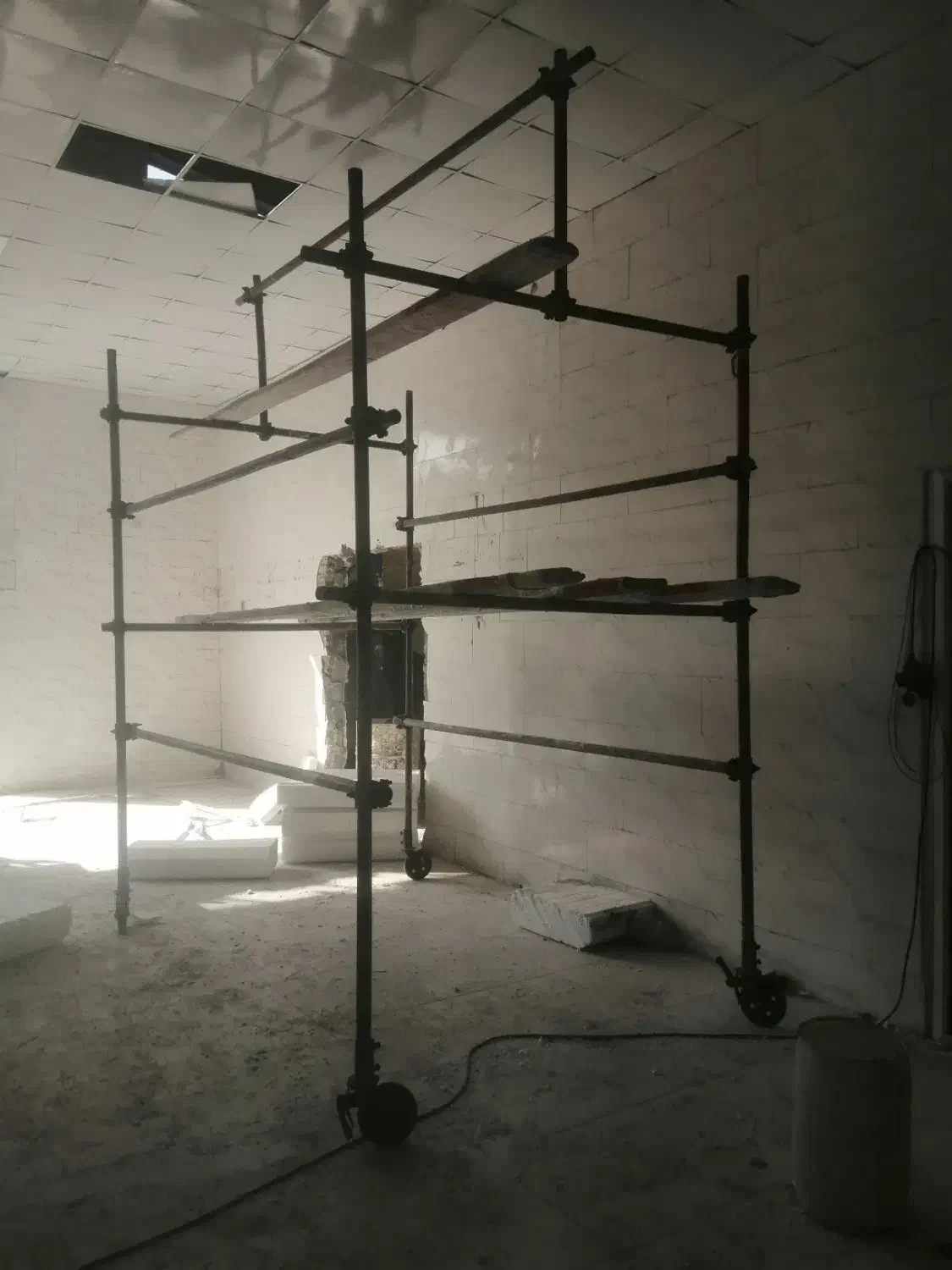 اجاره تخته و بشکه فرقون داربست چرخدار(پیروزی معلم)|خدمات پیشه و مهارت|مشهد, وکیلآباد|دیوار