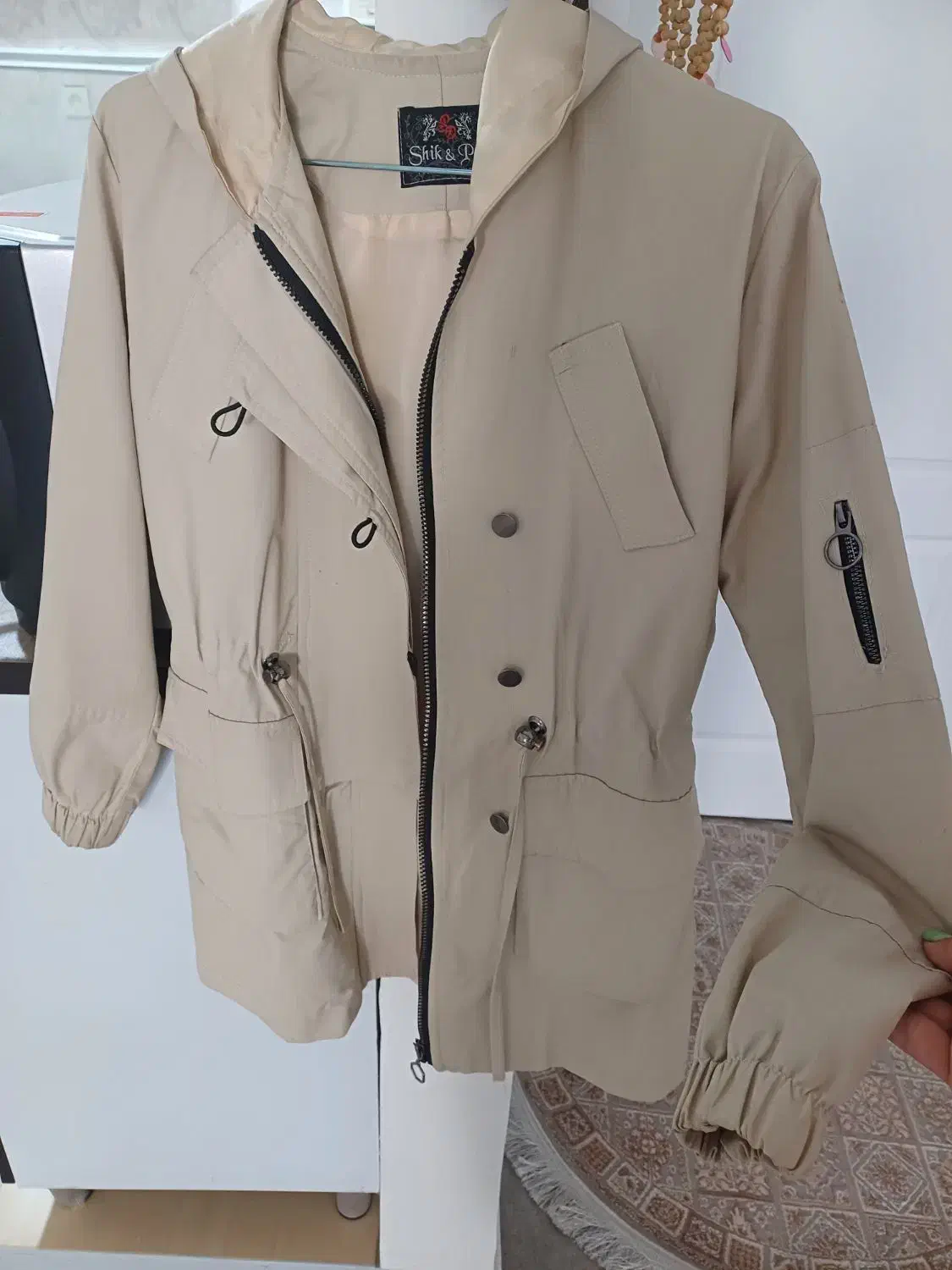 بارونی|لباس|محمدشهر, محمدشهر|دیوار