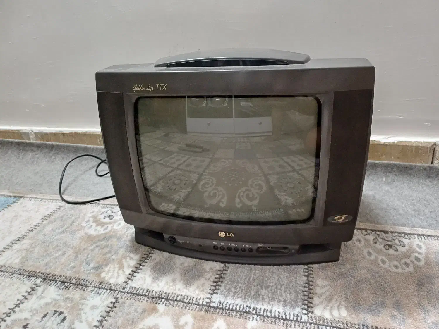 تلوزیون|تلویزیون و پروژکتور|قم, دروازه چوبی|دیوار