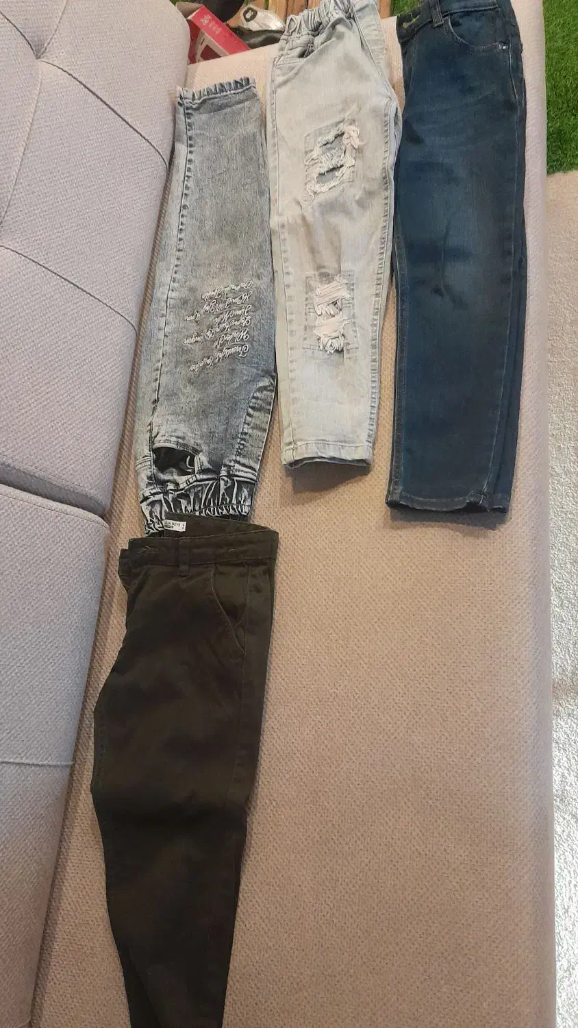 شلوار لی پسرانه|کفش و لباس بچه|اندیشه, اندیشه فاز ۱|دیوار