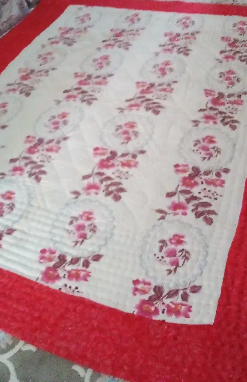 لحاف بزرگ|رختخواب، بالش، پتو|زرندیه, |دیوار