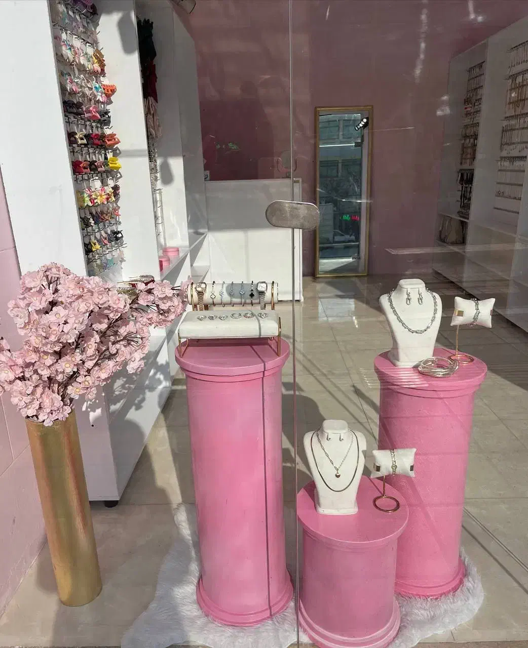 دکور مغازه بدلیجات دکور متحرک ویترین مغازه|فروشگاه و مغازه|مشهد, سرافرازان|دیوار