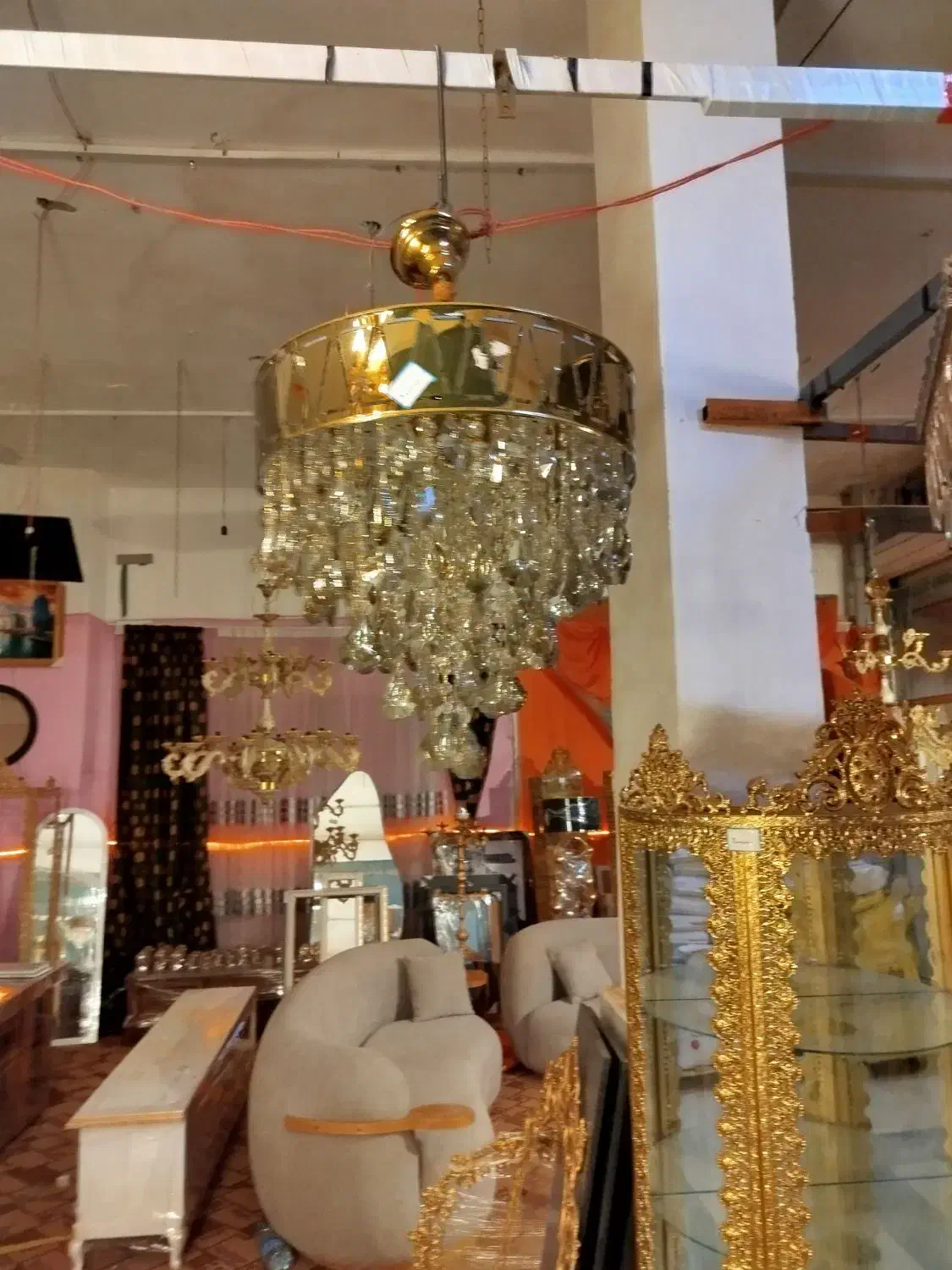 لوستر وآبنه قدی وپایه برنزی|لوستر و چراغ آویز|خاش, |دیوار