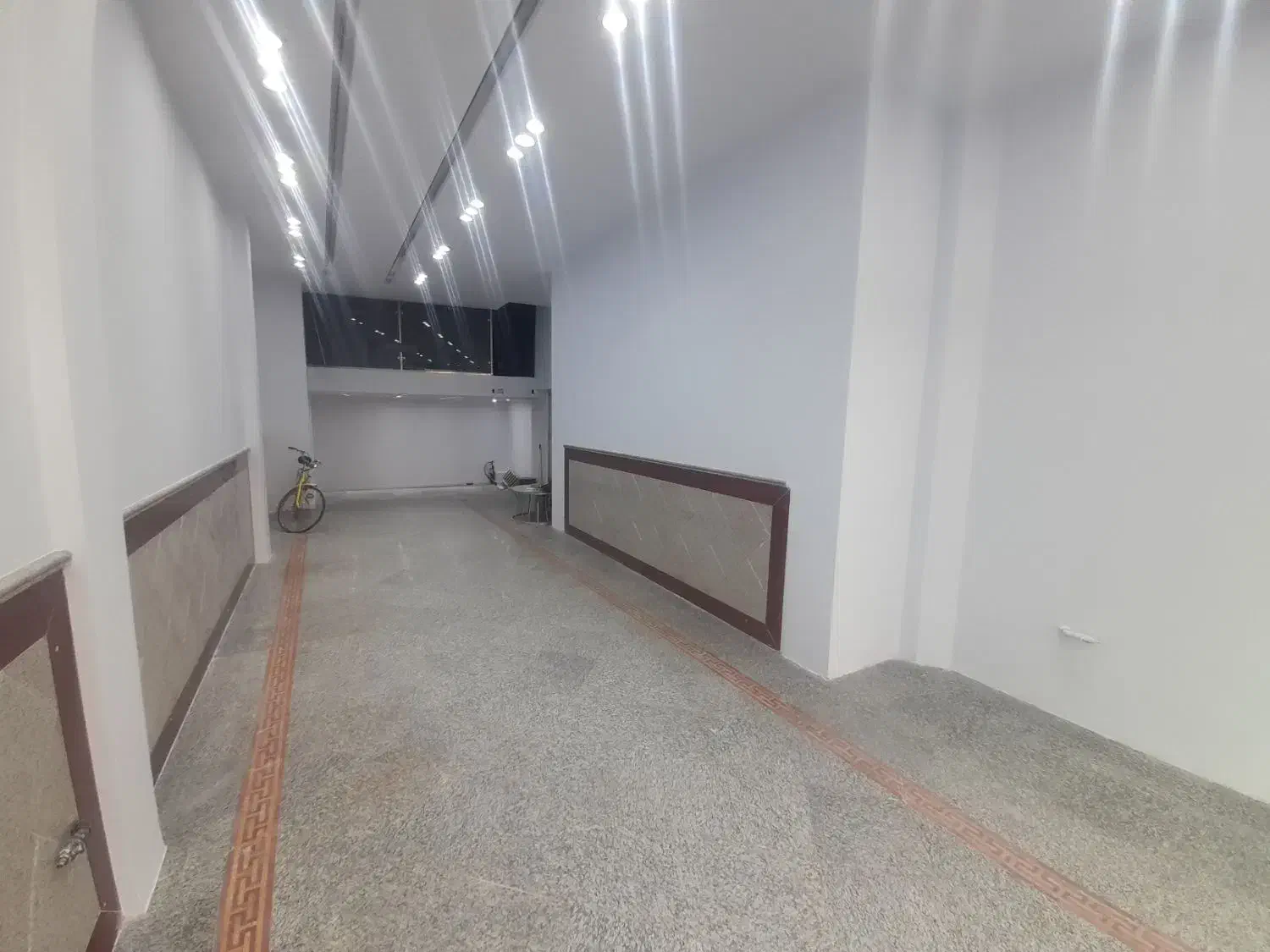 ۱۳۰متر مغازه بحر اصلی(۹۰متر۴۰متر بالکن)|اجارهٔ مغازه و غرفه|تهران, سلیمانی|دیوار