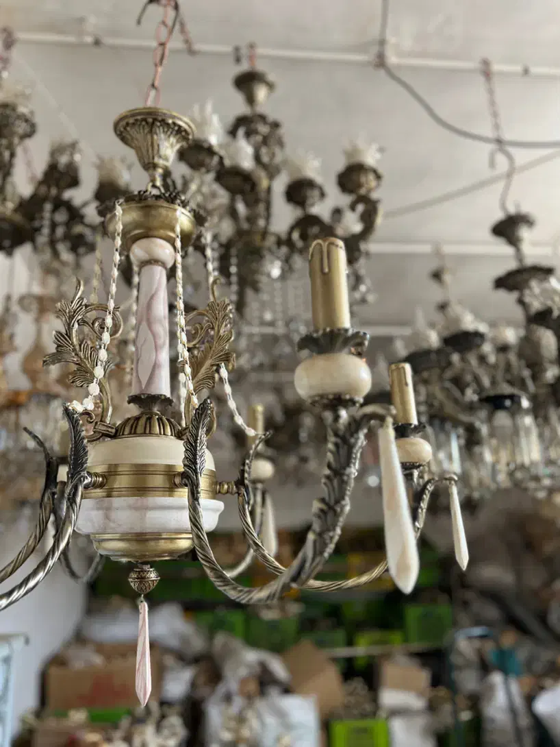 لوستر نئوکلاسیک|لوستر و چراغ آویز|اصفهان, بوستان ناژوان|دیوار