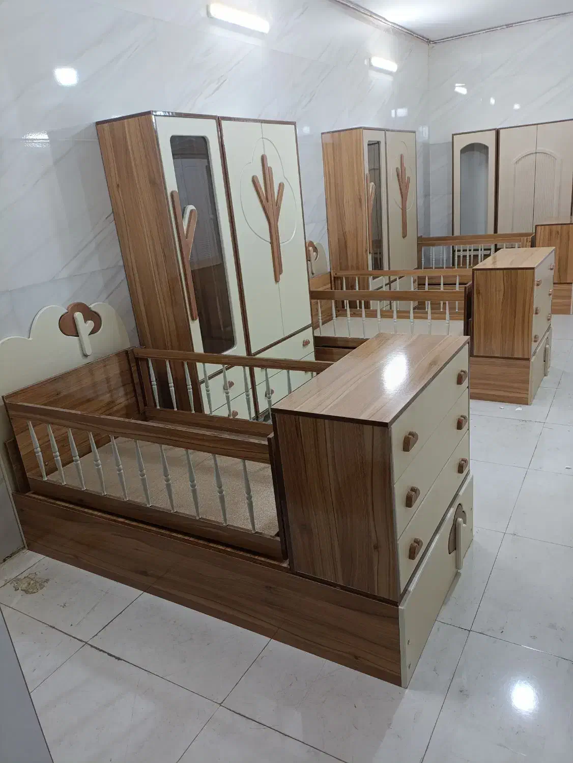 پخش سرویس چوب سیسمونی بچه کمد و تخت نوزاد نوجوان|تخت و صندلی بچه|مشهد, شهرک امام هادی (شهرک غرب)|دیوار