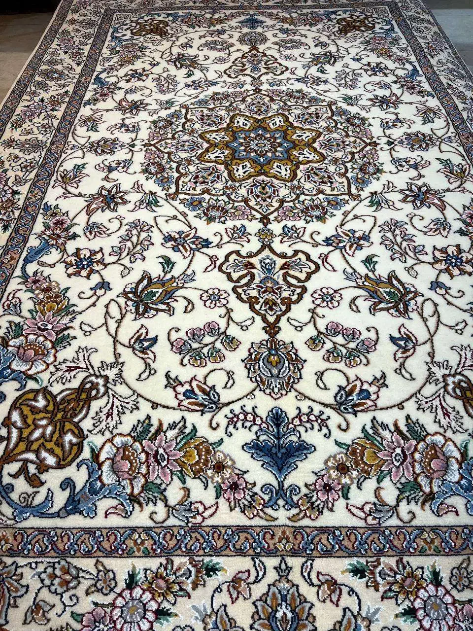 جفت قالیچه اصفهان(حراج فرش خیام)|فرش|کرج, کوی امامیه|دیوار