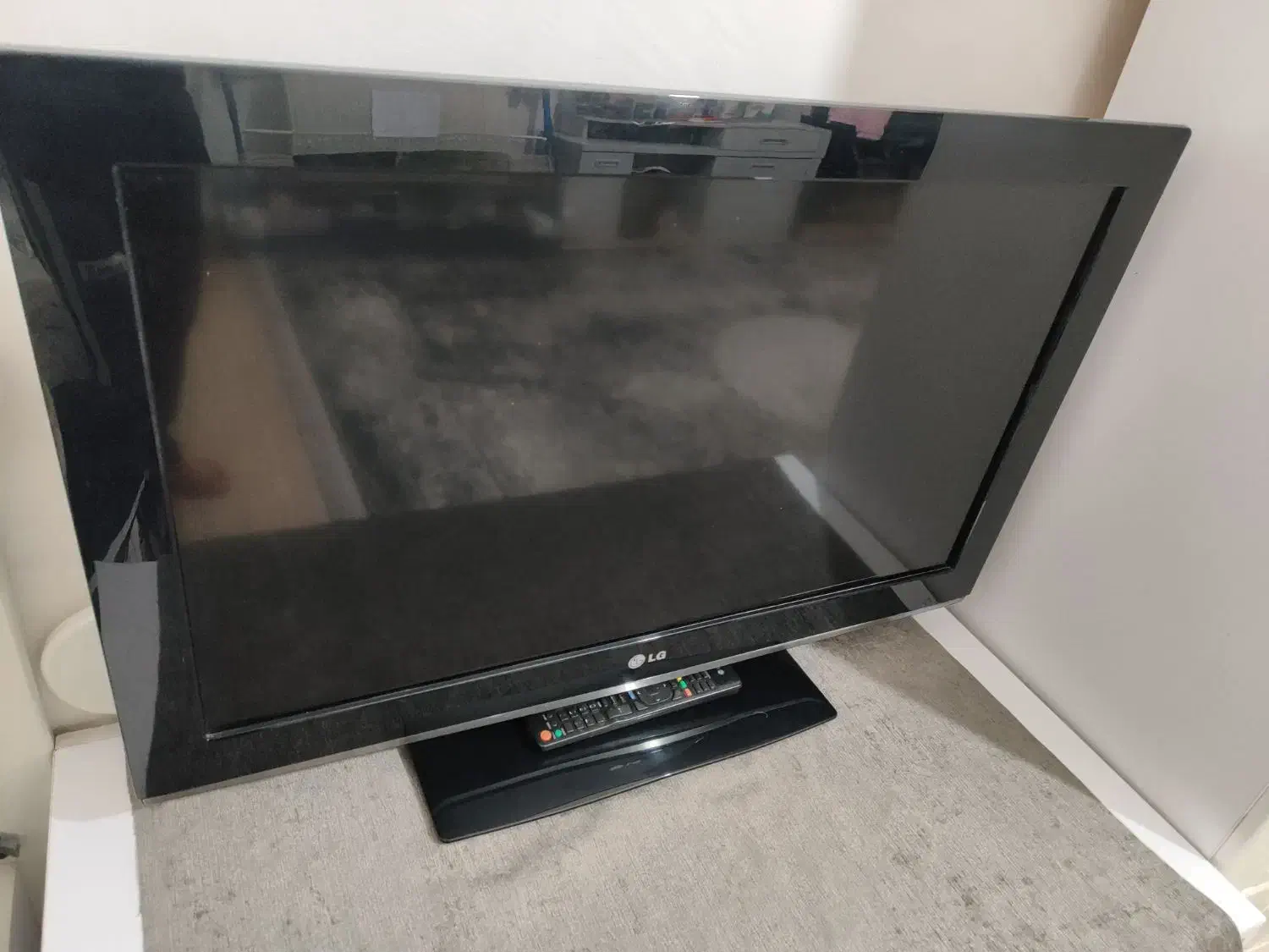 تلویزیون LG سالم|تلویزیون و پروژکتور|پیشوا, |دیوار