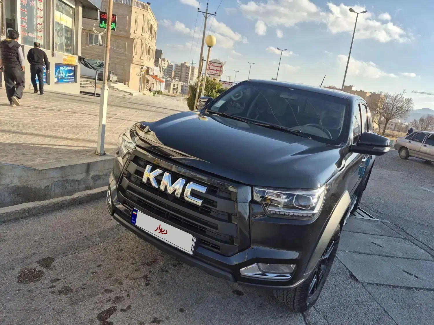 Kmct8مدل 403مشکی|خودرو سواری و وانت|صدرا-فارس, فاز ۱|دیوار