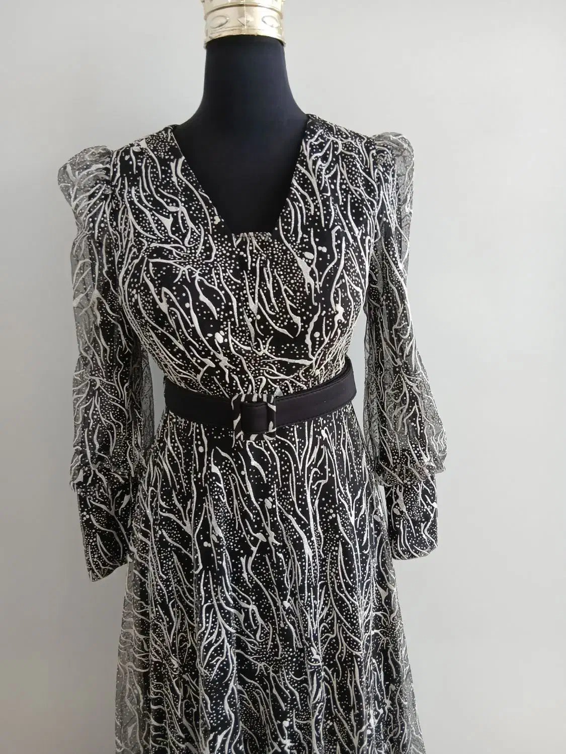 لباس مجلسی|لباس|تربت جام, المهدی|دیوار