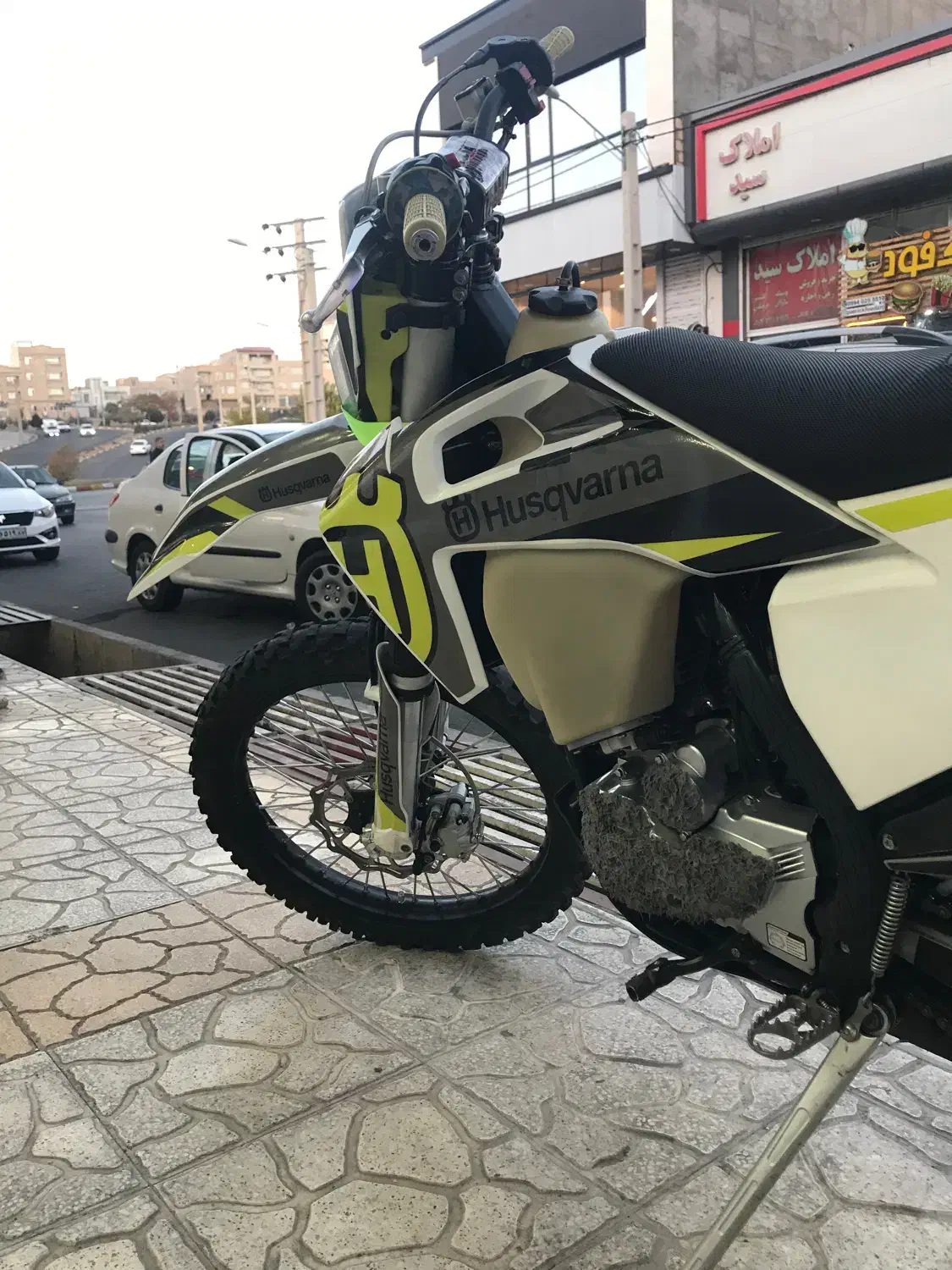 فلات طرح هاسکی ۱۴۰۲|موتورسیکلت|زنجان, |دیوار