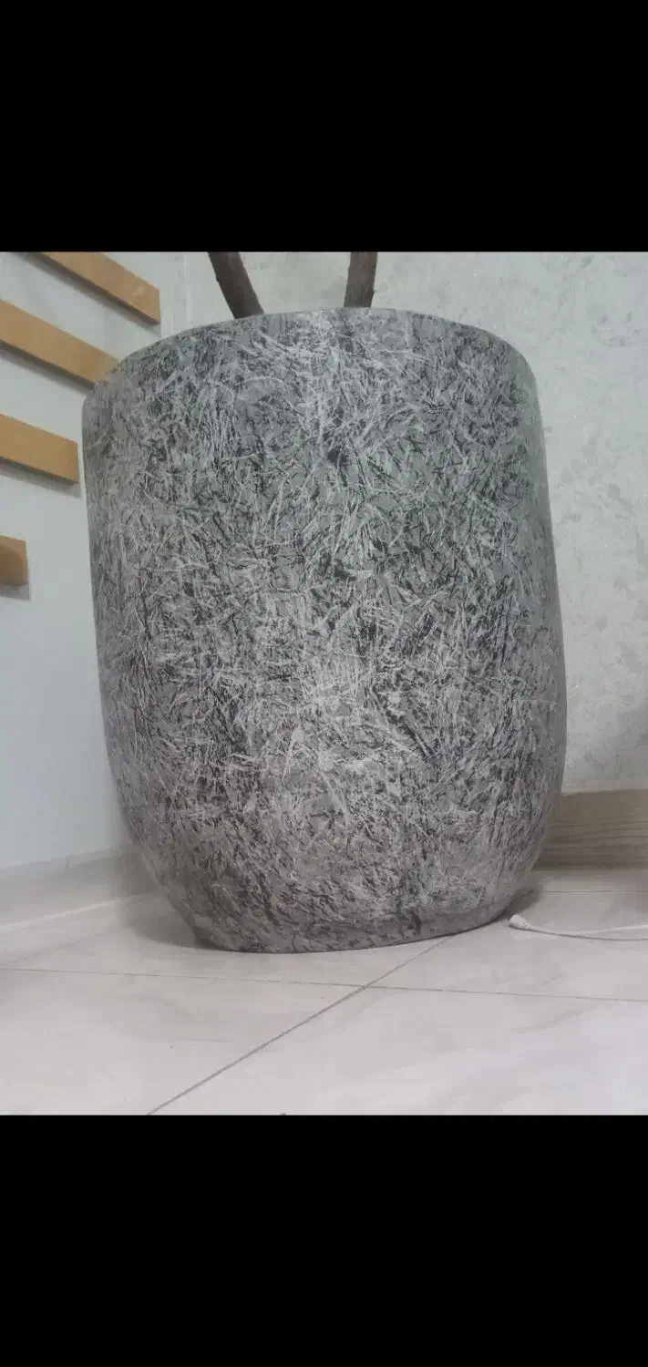 گلدان بزرگ|گل و گیاه طبیعی|رباطکریم, نصیرشهر|دیوار