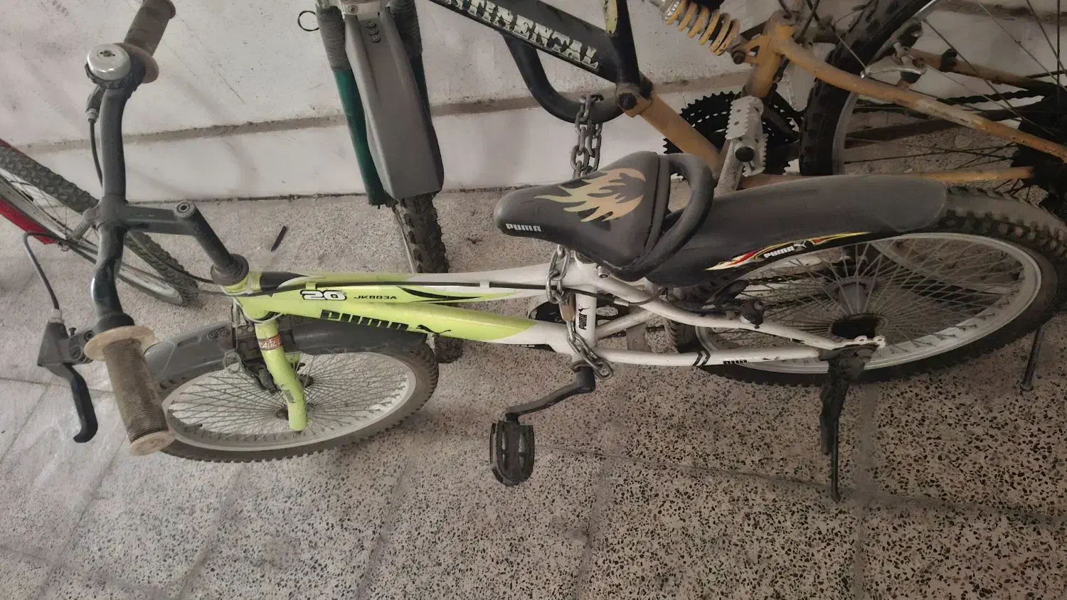 دوچرخه ۲۰|دوچرخه، اسکیت، اسکوتر|صدرا-فارس, فاز ۱|دیوار