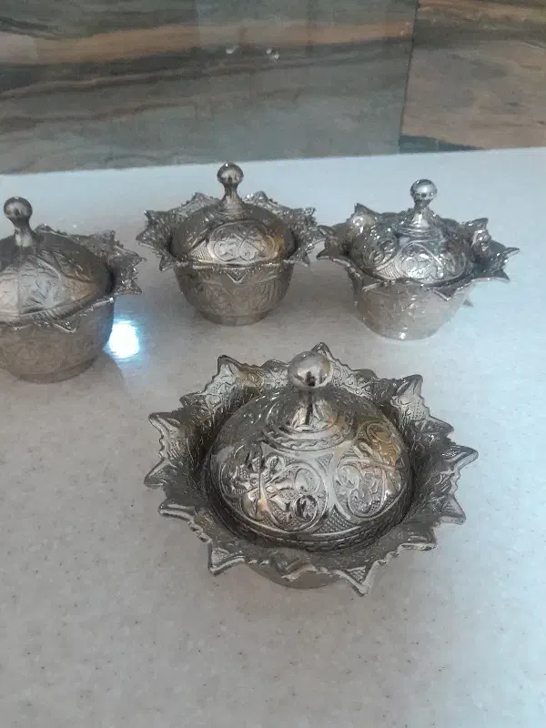 قندان|کلکسیون اشیاء عتیقه|همدان, |دیوار