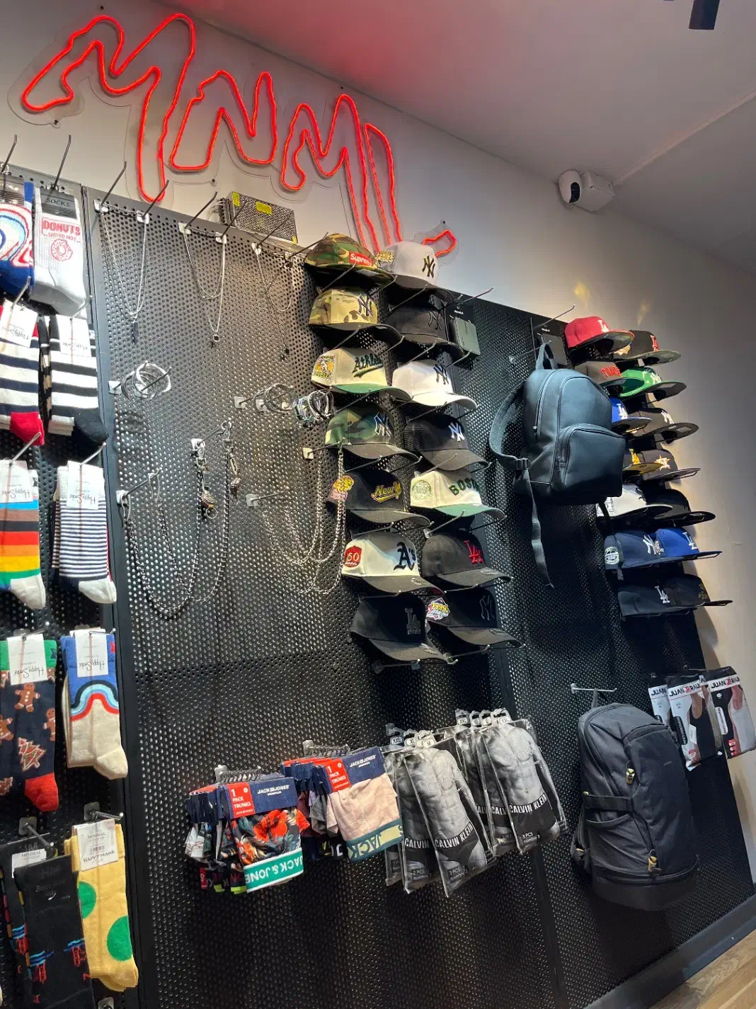 فروشنده اقا|استخدام بازاریابی و فروش|تهران, گیشا|دیوار