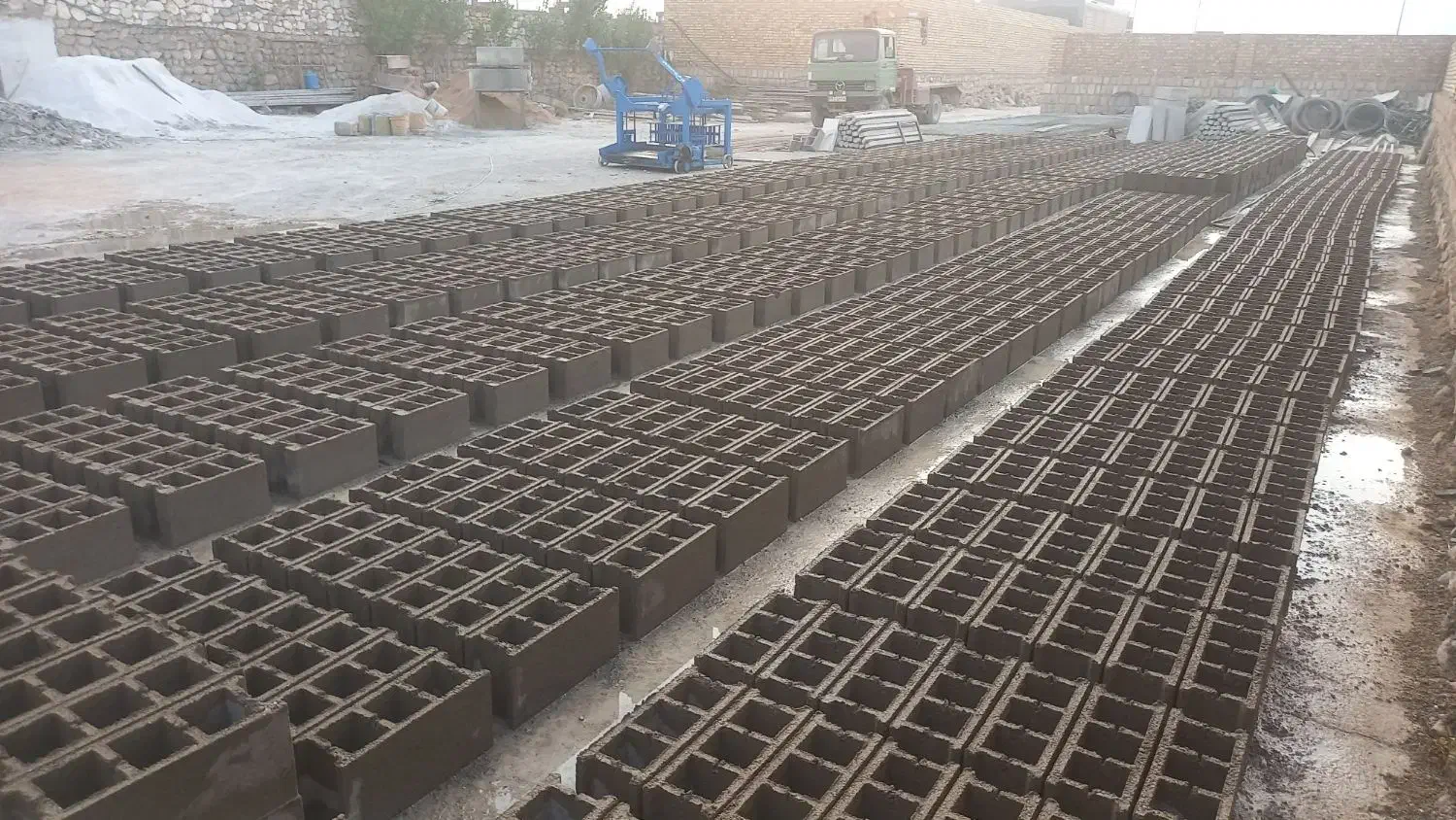 بلوک سبک .تیرچه.یونولیت .گلویی چاه.پایه فنس|عمدهفروشی|بجنورد, |دیوار